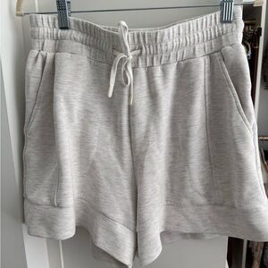 Varley Atrium Shorts - Light Heather Gray